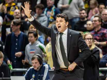 Headcoach Israel Gonzalez und Alba Berlin kassierten gegen Fenerbahce eine Niederlage.