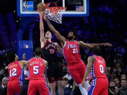Joel Embiid (21) war der &uuml;berragende 76ers-Akteur beim Siege gegen Toronto.