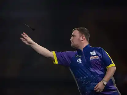 Hat bei seinem WM-Deb&uuml;t das Achtelfinale erreicht: Luke Littler.