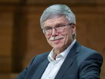 DFB-Vizepr&auml;sident Ralph-Uwe Schaffer  kritisiert die Einstellung von Nationalspielern.