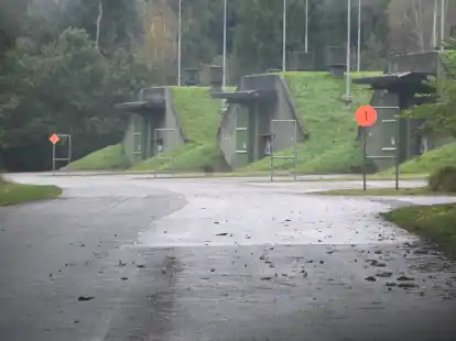 Bunkeranlagen und Wald wechseln sich im Munitionsdepot in Dietrichsfeld ab.