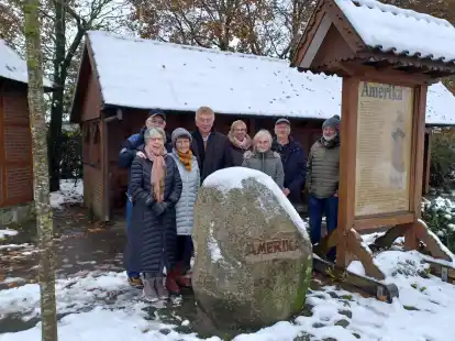 Besuchten den Amerikastein (l.): Maria und George Dooley.