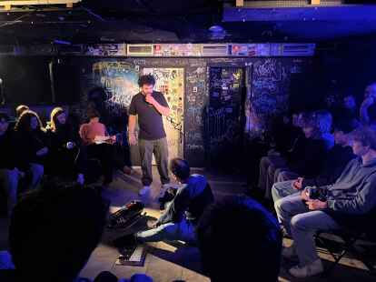 Theater trifft auf Club-Ambiente: Das St&uuml;ck &bdquo;Fight Club&ldquo; der &bdquo;Sparte 7&ldquo; am Oldenburgischen Staatstheater spielt im Metro Club in der Oldenburger Innenstadt.