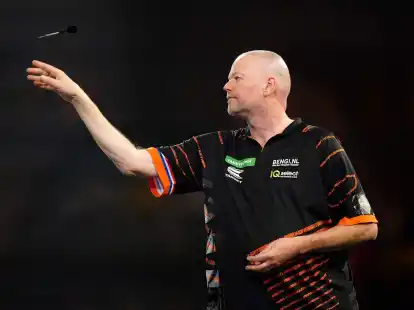 Raymond van Barneveld trifft im Achtelfinale auf Luke Littler.
