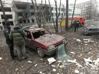 Russland hat die Ukraine am Freitag massiv aus der Luft angegriffen. Nach Angaben aus Kiew waren es die schwersten Angriffe seit Kriegsbeginn.