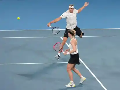 Angelique Kerber und Alexander Zverev gewannen das Doppel gegen Italien.