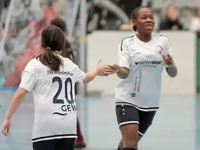 Nach Platz zwei in ihrer Gruppe landeten die D-Junioren-Fußballerinnen der JSG Wilhelmshaven beim Turnier um den „Energy-Cup“ auf Rang vier.