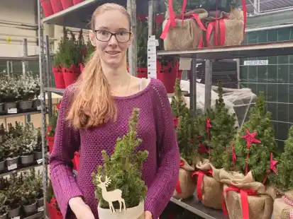 Milena Eilers (26) erlernt den Beruf der Kauffrau im Gro&szlig;- und Au&szlig;enhandelsmanagement. Landgard in Wiesmoor erm&ouml;glicht der jungen Mutter erstmals eine Ausbildung in Teilzeit.