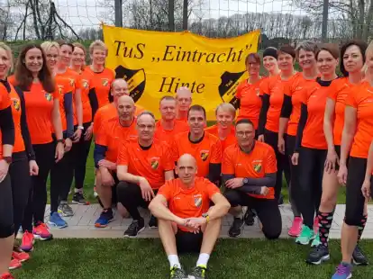So sind sie bei vielen L&auml;ufen in ihren auff&auml;lligen T-Shirts bekannt: Mitglieder vom Lauftreff des TuS Eintracht Hinte.