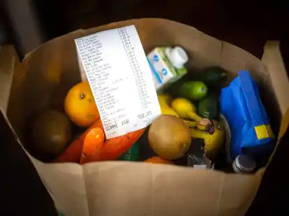 Die hohen Lebensmittelpreise belasten Verbraucherinnen und Verbraucher.