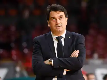 Alba-Coach Israel Gonzalez und sein Team sind in der Euroleague auf den letzten Platz gefallen.