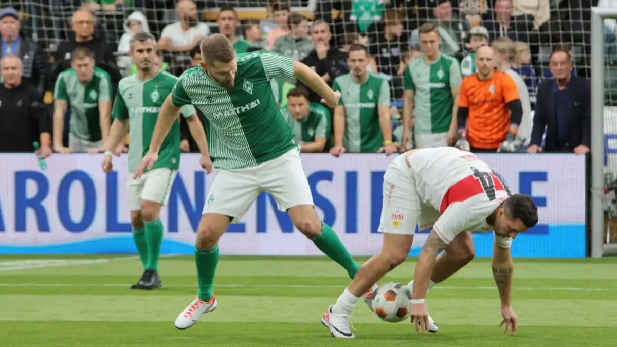 Hallenturnier Der Traditionsmannschaften: Werder Bremen Feiert ...