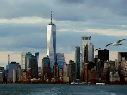 Die Skyline von New York City: Jahr für Jahr steigt der Meeresspiegel und erhöht weltweit für Küstenregionen und ihre Bewohner die Gefährdung durch Überschwemmungen.