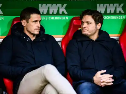 BVBportdirektor Sebastian Kehl (l) und hat Trainer Edin Terzic den R&uuml;cken gest&auml;rkt.