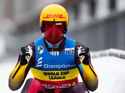 Max Langenhan jubelt in Altenberg &uuml;ber seinen Sieg.