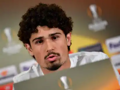 Andre Ramalho von PSV Eindhoven und sah in einem Testspiel gegen den Hamburger SV die Rote Karte.