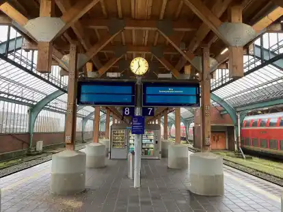 Die Tage der Holzst&uuml;tzen sind langfristig gez&auml;hlt, die Gleishalle wird saniert.