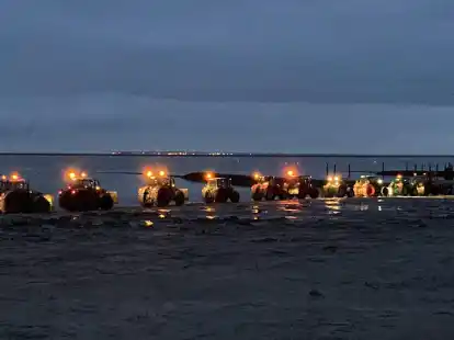 W&uuml;tende Bauern hinderten Vizekanzler Robert Habeck (Gr&uuml;ne) in Schl&uuml;ttsiel am Verlassen einer F&auml;hre.