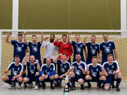 Der SV Altenoythe hat im letzten Jahr die Altherren-Hallenkreismeisterschaft der Ü32-Fußballer gewonnen.