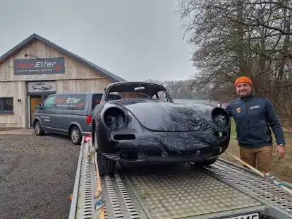 Peter Göttelmann mit dem 911er-Vorgänger Porsche 356.
