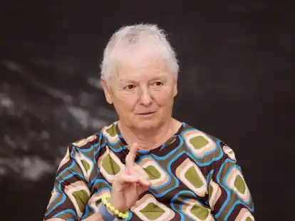 Miriam Cahn wird geehrt.