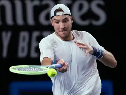 K&auml;mpfte sich nach f&uuml;nf S&auml;tzen in die zweite Runde: Jan-Lennard Struff.