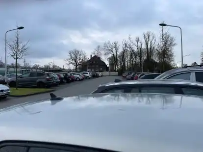 Schon bald k&ouml;nnte Parken am Sander Bahnhof kostenpflichtig werden.