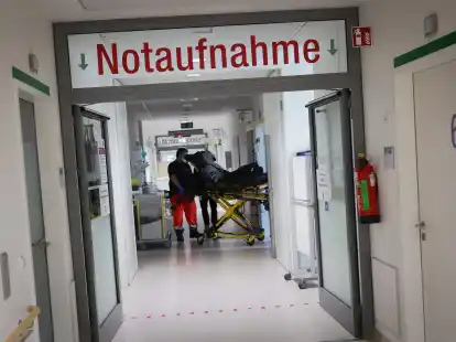 Die Notaufnahmen sollen k&uuml;nftig in neuen Integrierten Notfallzentren aufgehen. Pro 400.000 Einwohnerinnen und Einwohner soll es laut Gesundheitsminister Lauterbach ein Zentrum geben.