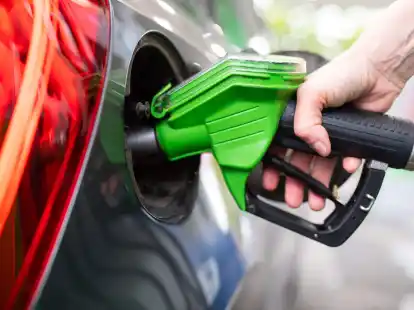 Mit dem Klimageld sollen B&uuml;rgerinnen und B&uuml;rger angesichts der steigenden CO2-Preise entlastet werden (Symbolbild).