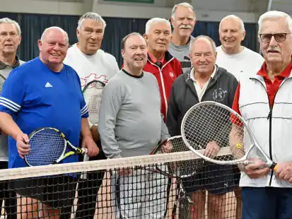 Fred Hauf (rechts) wird an diesem Donnerstag 90 Jahre alt und künftig beim WTHC den Tennisschläger gegen die Kaffeetasse tauschen.