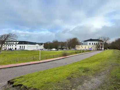 Wo heute noch gr&uuml;ne Wiese ist, soll bald das erste F&uuml;nf-Sterne-Hotel Ostfrieslands entstehen. 