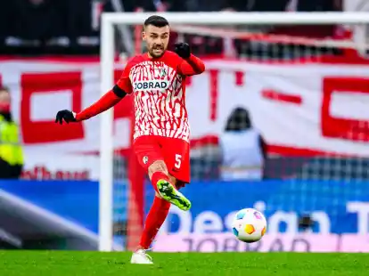 Verteidiger Manuel Gulde hat seinen Vertrag beim SC Freiburg verl&auml;ngert.