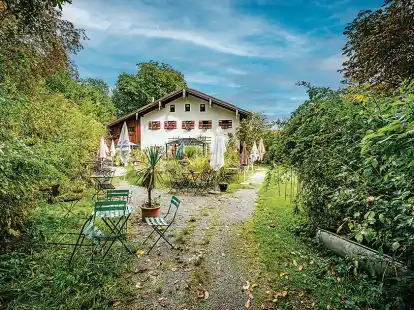Pause im Gr&uuml;nen: Das Caf&eacute; Landpartie Sickling im Landkreis Deggendorf.