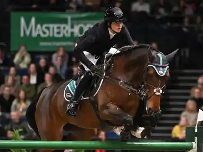 Kendra Claricia Brinkop, hier auf ihrem Pferd In Time, gewann im Sattel von Do It Easy das Championat von Leipzig.