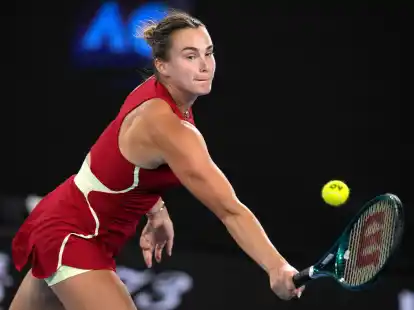 Aryna Sabalenka ist bei den Australian Open souver&auml;n ins Viertelfinale eingezogen.