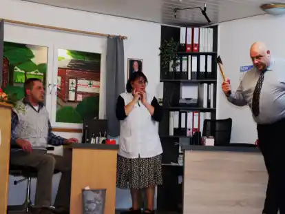 Tanger Speelk&ouml;ppel: Auf der B&uuml;hne ging es sehr turbulent zu.