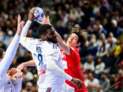 Dika Mem und die Franzosen sicherten sich das Ticket f&uuml;rs Halbfinale.