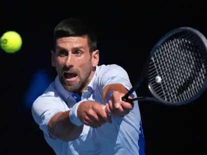 Titelverteidiger Novak Djokovic ist bei den Australian Open weiter nicht in Topform.