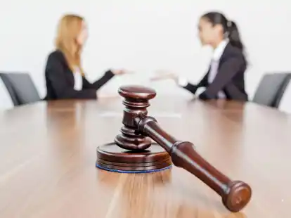 Juristische Streitigkeiten im Gange? Eine Rechtsschutzversicherung kann vor den finanziellen Folgen sch&uuml;tzen.