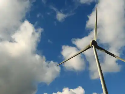 Theoretisch hat die Samtgemeinde Esens ihr Soll erf&uuml;llt, wenn es um Windkraftanlagen geht. Leser Randolf Abken kritisiert daher die neue B&uuml;rgerbefragung.  