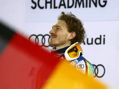 Linus Stra&szlig;er ist der erste Deutsche, der nacheinander die beiden Torl&auml;ufe in Kitzb&uuml;hel und Schladming gewonnen hat.