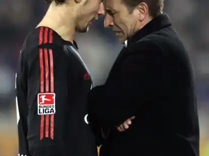 2005 gerieten Trainer Norbert Meier (r) und der K&ouml;lner Albert Streit aneinander.