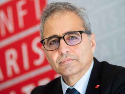 &bdquo;Die jetzige Politik im Bund sorgte eher f&uuml;r Unsicherheit&ldquo;: Mehrdad Payandeh, Vorsitzender des DGB-Bezirks Niedersachsen - Bremen - Sachsen-Anhalt, fordert mehr Verl&auml;sslichkeit f&uuml;r die Unternehmen.  