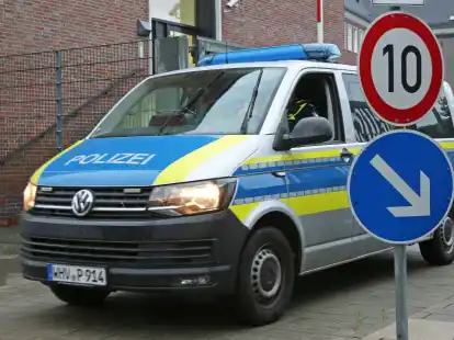 Die Polizei sucht nach Zeugen, die Hinweise zu Sachbesch&auml;digungen an Autos geben k&ouml;nnen.