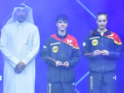 Internationaler Erfolg in Doha: Alexander Uhing vom Hundsmühler TV und Elisa Meyer (Hannover 96) gewannen die Mixedkonkurrenz, Uhing außerdem den Einzelwettbewerb bei den Jungen 15.