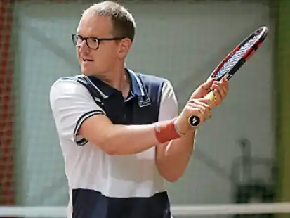 Frontmann Marc Senkbeil und die Herren 40 der Jade-Tennis-Gesellschaft treffen am Samstag in eigener Halle auf den TC Alsterquelle.