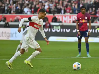 Stuttgarts Enzo Millot sorgt per Elfmeter f&uuml;r die 1:0-F&uuml;hrung des VfB.