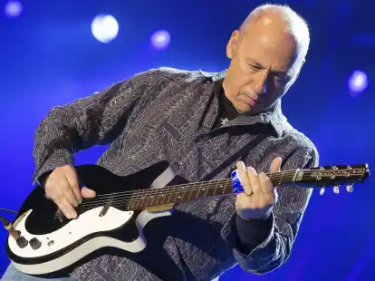 Musiker und Gitarrist Mark Knopfler: Dank seines Erfolges konnte er sich eine gro&szlig;e Gitarren-Sammlung zulegen.