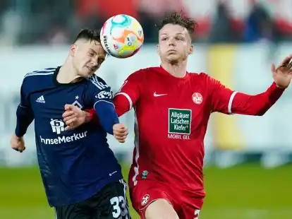 Noah Katterbach (l) kehrt zum Hamburger SV zur&uuml;ck.