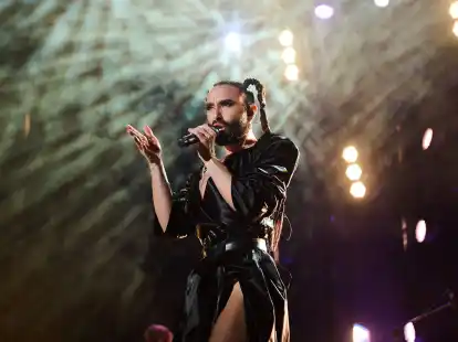 Conchita Wurst bei einem Benefiz-Konzert in der Mercedes-Benz-Arena 2023.